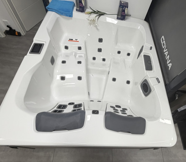 Bullfrog Spas Outdoor Whirlpool A5D Choice Edition
