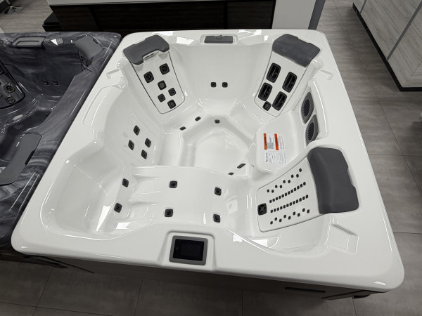 Bullfrog Spas Outdoor Whirlpool A6L Choice Ausstellungsstück